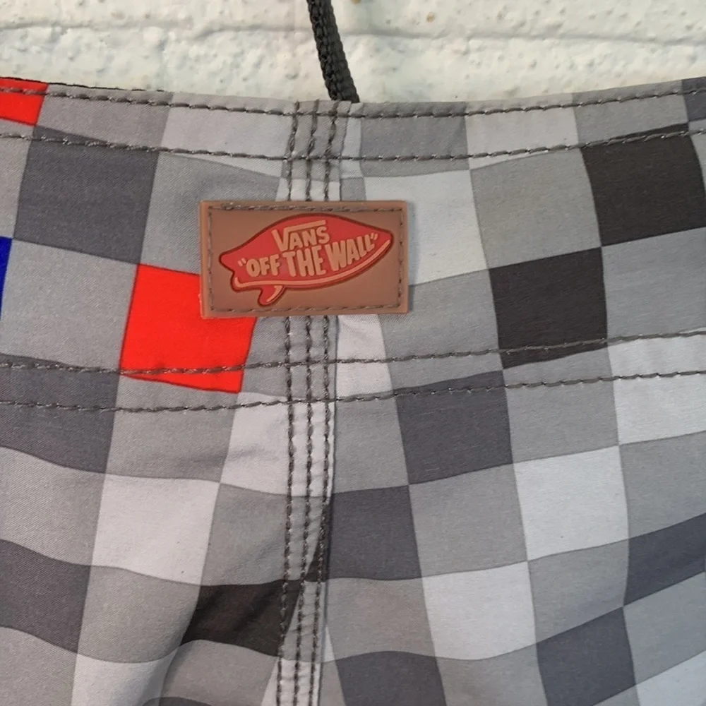Van Off The Wall Checkered Colorful Surf Board Short size 34